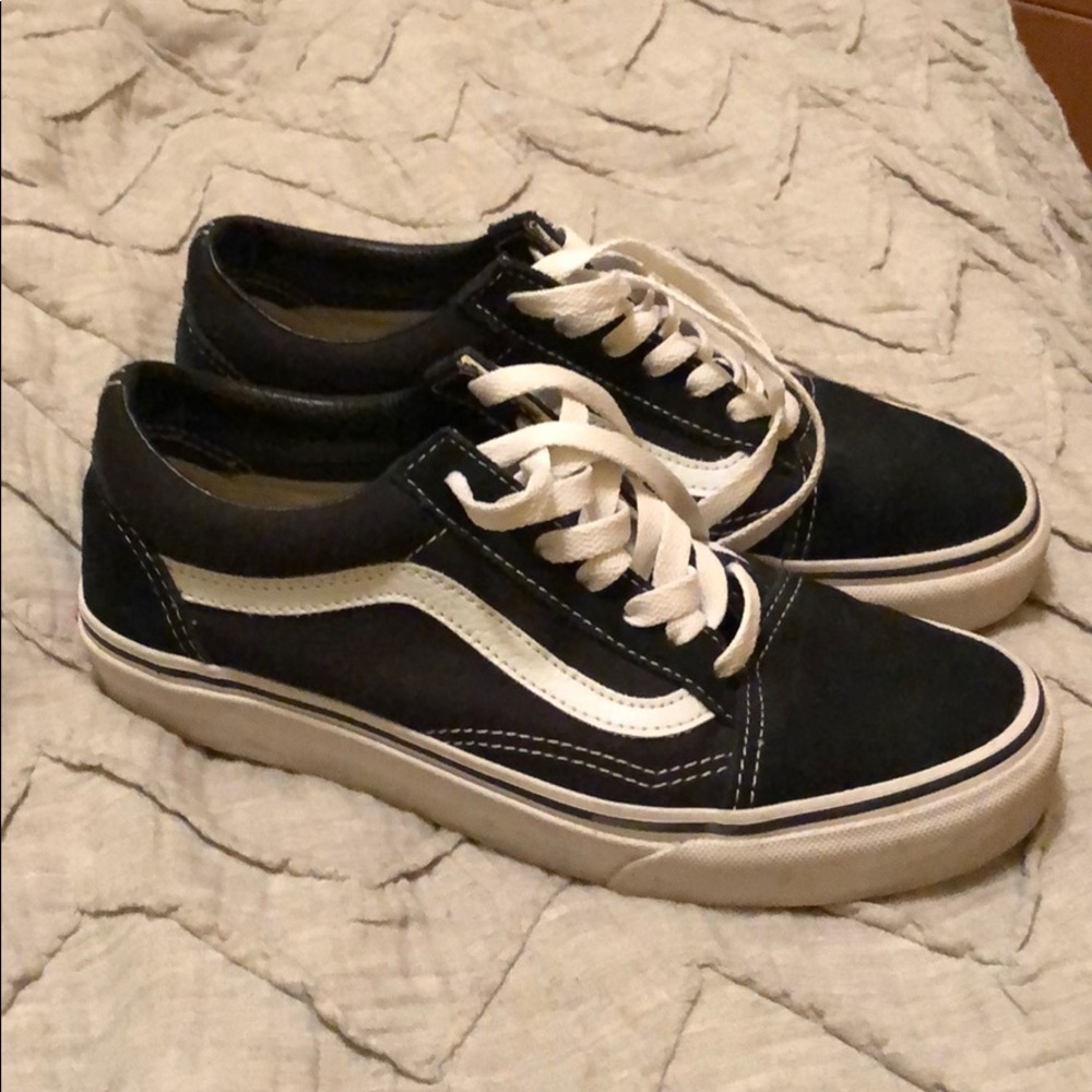 Black Old School Vans!